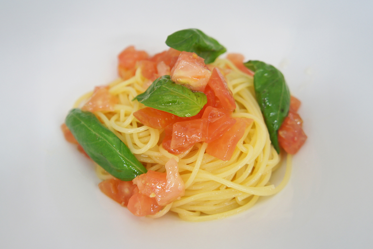フレッシュトマトの冷製パスタ